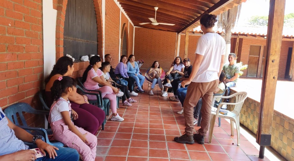nullJoven solicitante de restitución de tierras en Norte de Santander ganó premio de poesía con historia de su abuelo 