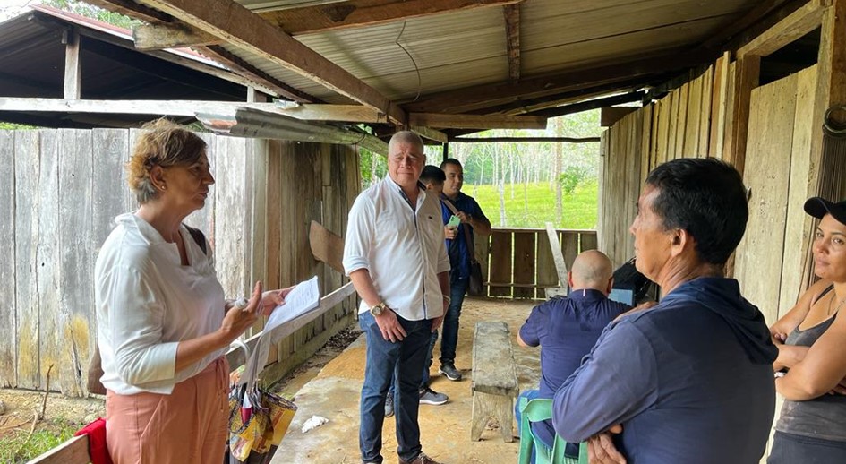 A víctimas de desplazamiento forzado en Puerto Rico, Caquetá́, justicia les devuelve predio