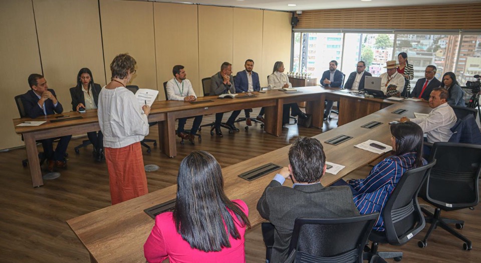 La URT firma Memorando de Entendimiento con la Federación Nacional de Personeros para atender a víctimas del conflicto