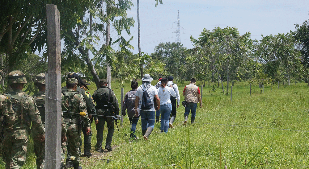 Grupo Fondo de la Unidad de Restitución de Tierras (URT) utilizará predio restituido para compensar a reclamantes de predios en Santander 