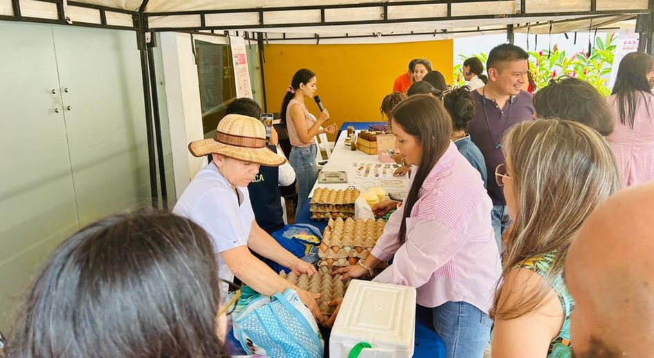 nullCon mercados campesinos, la URT impulsa los productos cosechados en tierras restituidas del Meta