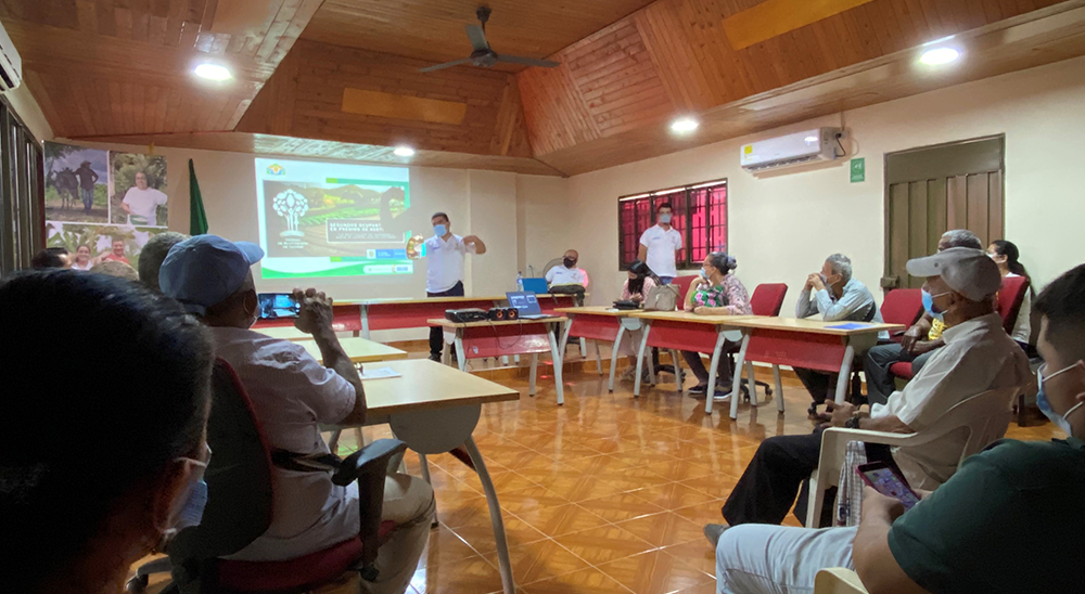Campesinos de Pelaya, Pailitas y Curumaní se capacitaron en política de Restitución de Tierras 
