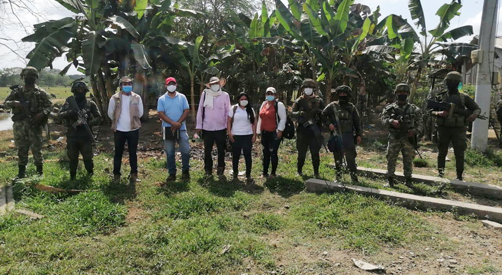 Cinco familias víctimas de las bandas criminales recuperaron 110 hectáreas en Nechí, Bajo Cauca antioqueño 