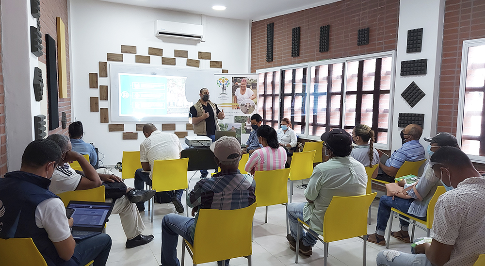 Unidad de Restitución de Tierras socializa ruta del proceso a víctimas en Montelíbano, Córdoba 