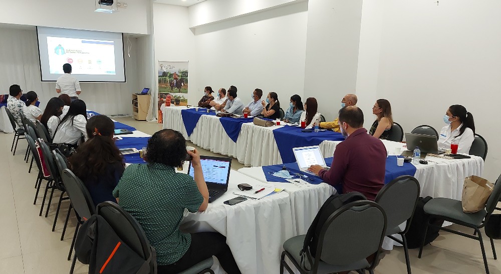 Hubo conversatorio sobre enfoque diferencial, de género y acción sin daño en procesos de restitución de tierras 