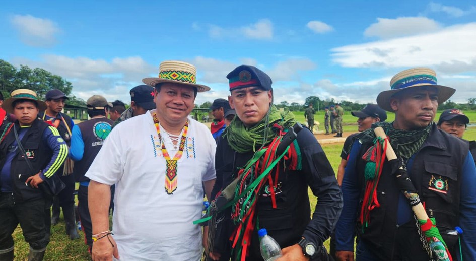 Giovani Yule, director general de la Unidad de Restitución de Tierras hace parte de la #OperaciónEsperanza en el Guaviare para rescatar a los niños indígenas perdidos