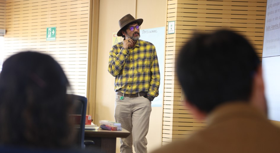 La URT se capacita en identificación y caracterización de terceros para garantizar un proceso de restitución equitativo y justo