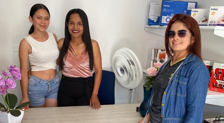 nullFamilia restituida en Ábrego (Norte de Santander) recibe el primer proyecto productivo urbano de la URT en el municipio