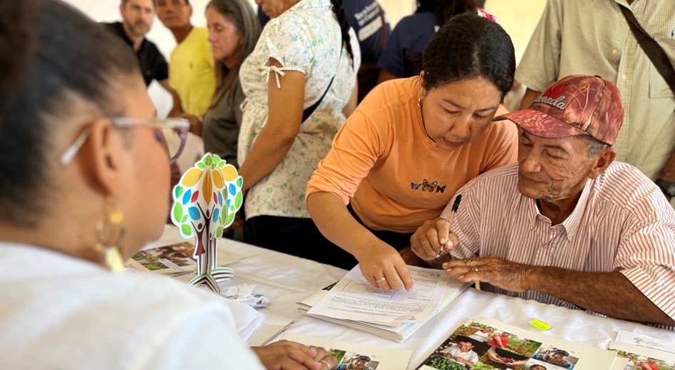 URT entregó recursos asignados por Minagricultura para 47 soluciones de vivienda en predios restituidos de Sucre y Bolívar