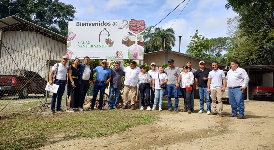 URT y FUNDER buscan fortalecer la producción sostenible de cacao con intercambio de experiencias en Honduras 