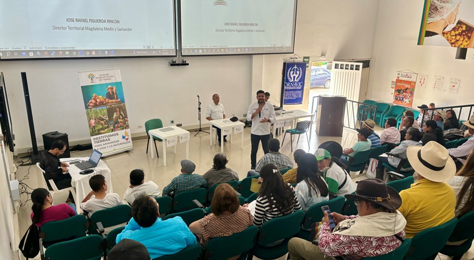 El municipio de Vélez (Santander) recibe la oferta institucional de la URT