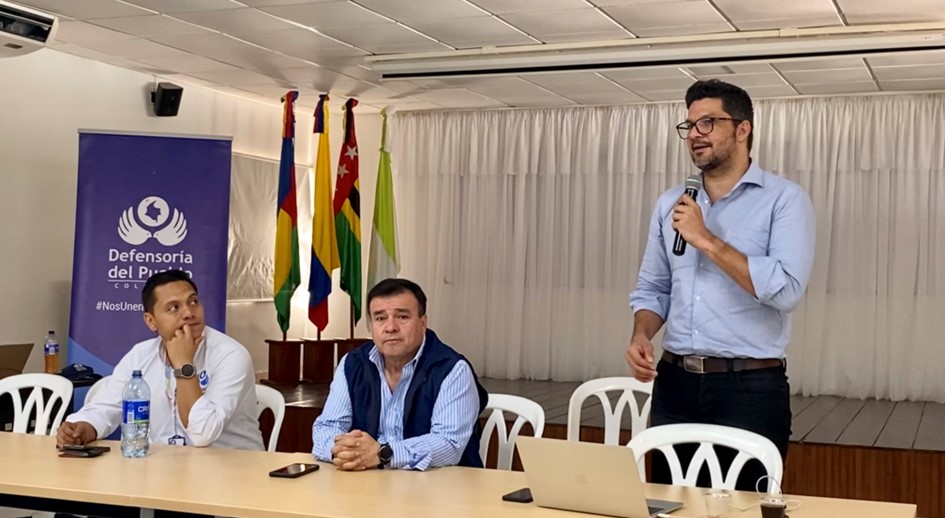 La URT realiza mesas de diálogo con la comunidad campesina de Santander