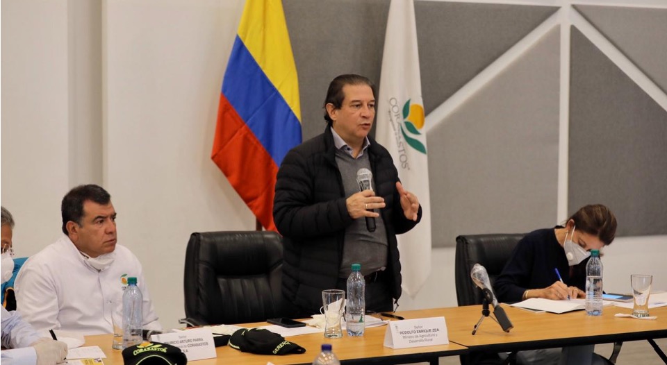 Con la mano en el corazón del campo colombiano MinAgricultura implementa vigilancia de precios de los insumos agropecuarios durante el Estado de Emergencia 