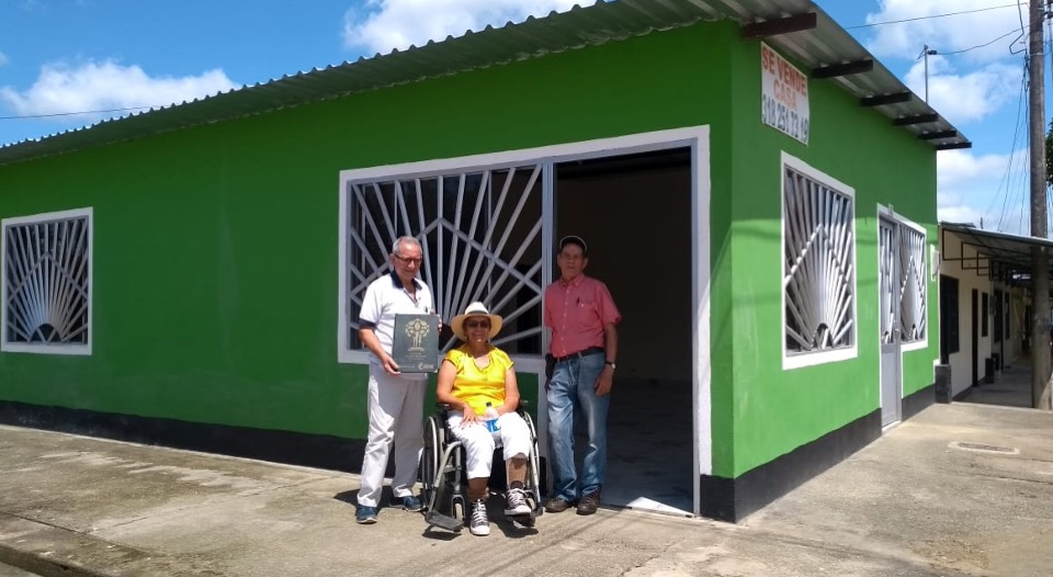 Pareja de adultos mayores de Acacias (Meta), fue compensada con un nuevo predio a cambio del terreno que abandonaron por la violencia 