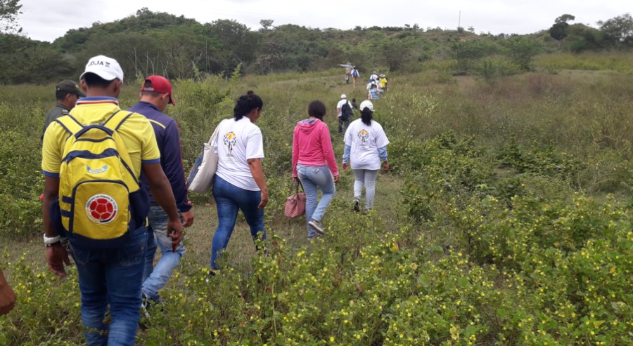 Viuda víctima de los paramilitares recibe primera sentencia de restitución de tierras en Guaranda (Sucre) 