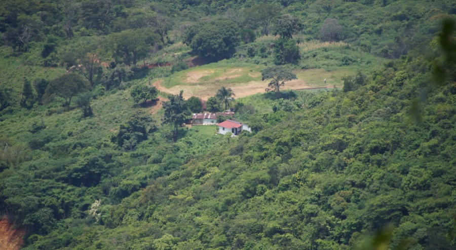 Mujer desplazada recibe vivienda digna por parte de la Unidad de Restitución de Tierras 