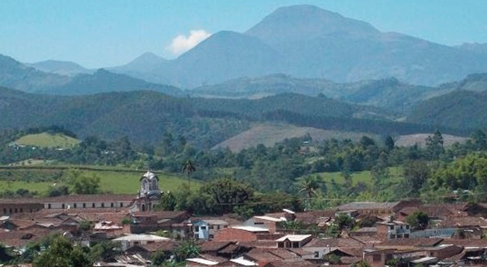 nullFamilia de Timbío (Cauca), amenazada y obligada por las Farc a abandonar su vivienda, recuperó su predio. 