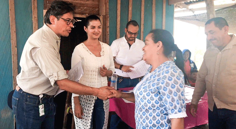 nullFamilias de El Salado, Bolívar, desarrollarán proyectos productivos en sus tierras restituidas 