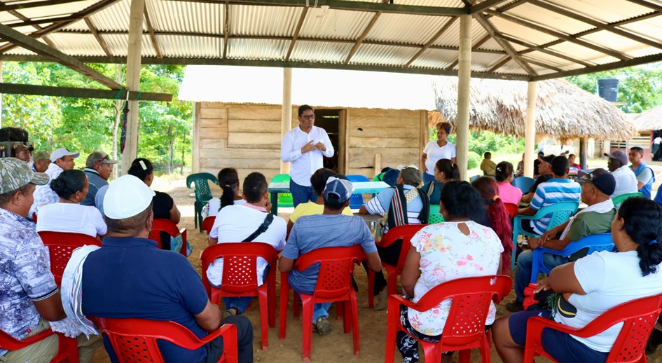 Más de 100 habitantes del sector de Tulapas, en el Urabá, asistieron a jornada sobre la Ley 1448 de 2011