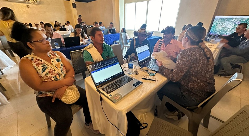 Jornada masiva de atención a beneficiarios con sentencia de restitución en El Carmen de Bolívar