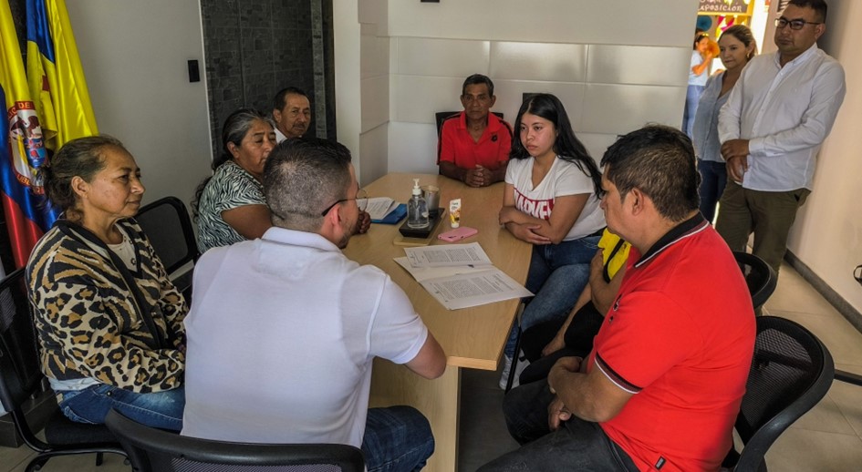 La Unidad de Restitución de Tierras realiza entrega de predios a tres familias de Cajibío y Rosas, Cauca