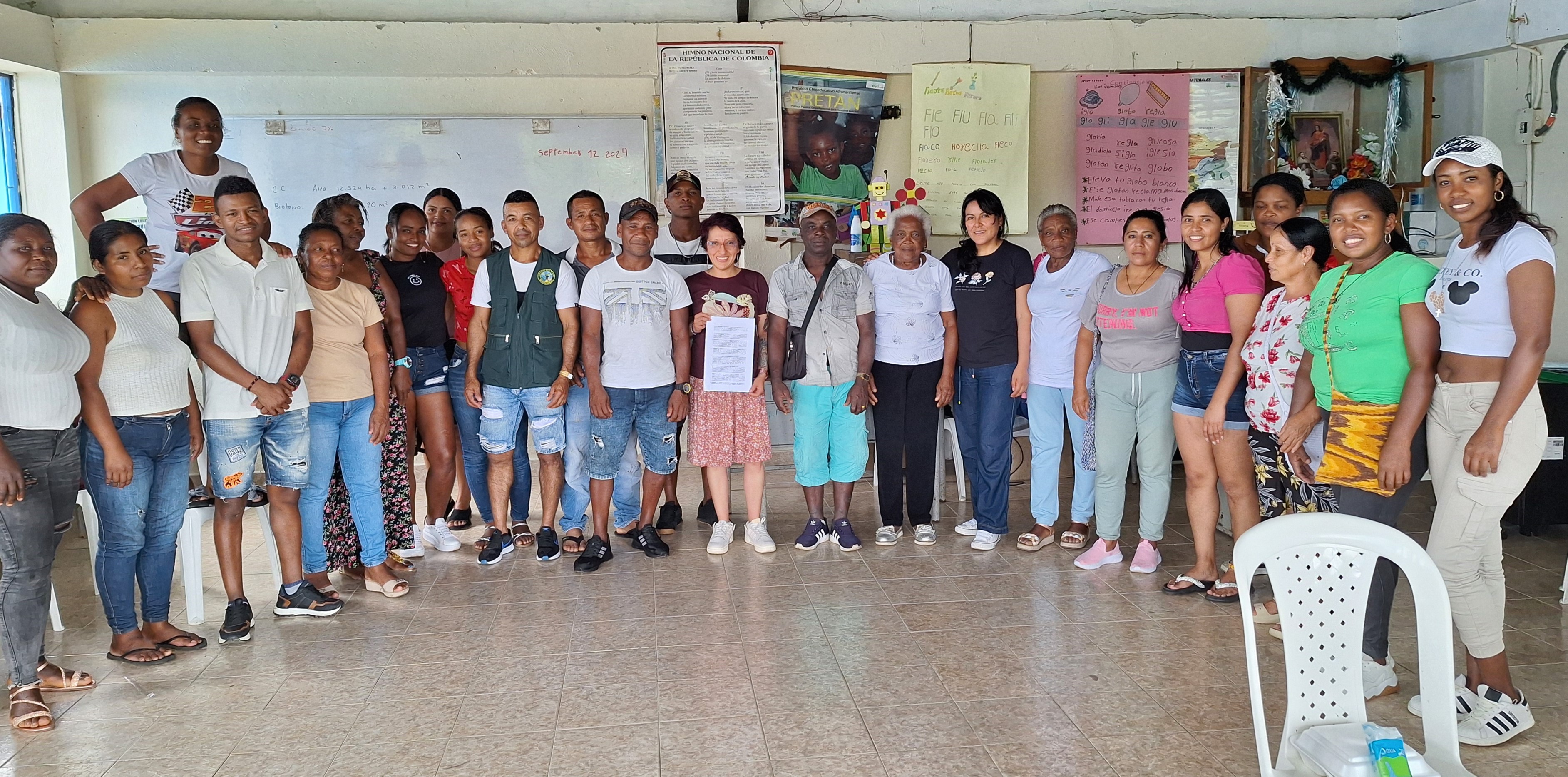 Estas familias afrodescendientes sufrieron desplazamiento y abandono forzado debido a las amenazas y homicidios por parte de actores armados, lo que las llevó a buscar refugio en ciudades como Pasto, Cali y Tumaco.   