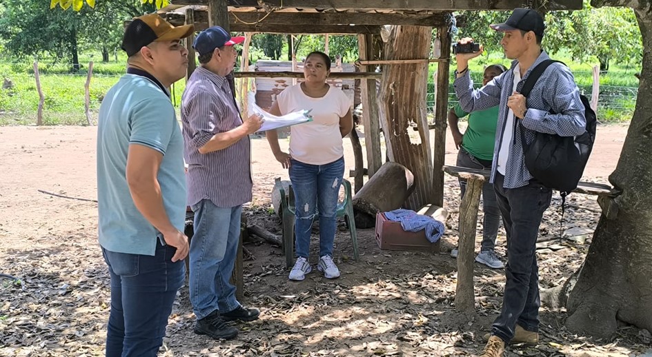 Tres familias del Corredor de la Vida, en Cesar, reciben predios restituidos en Becerril y La Jagua de Ibirico