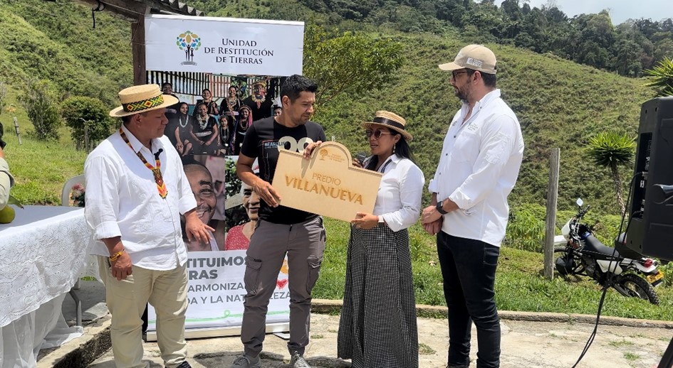 Raíces de esperanza: familia pasa del despojo a la prosperidad en El Playón, Santander