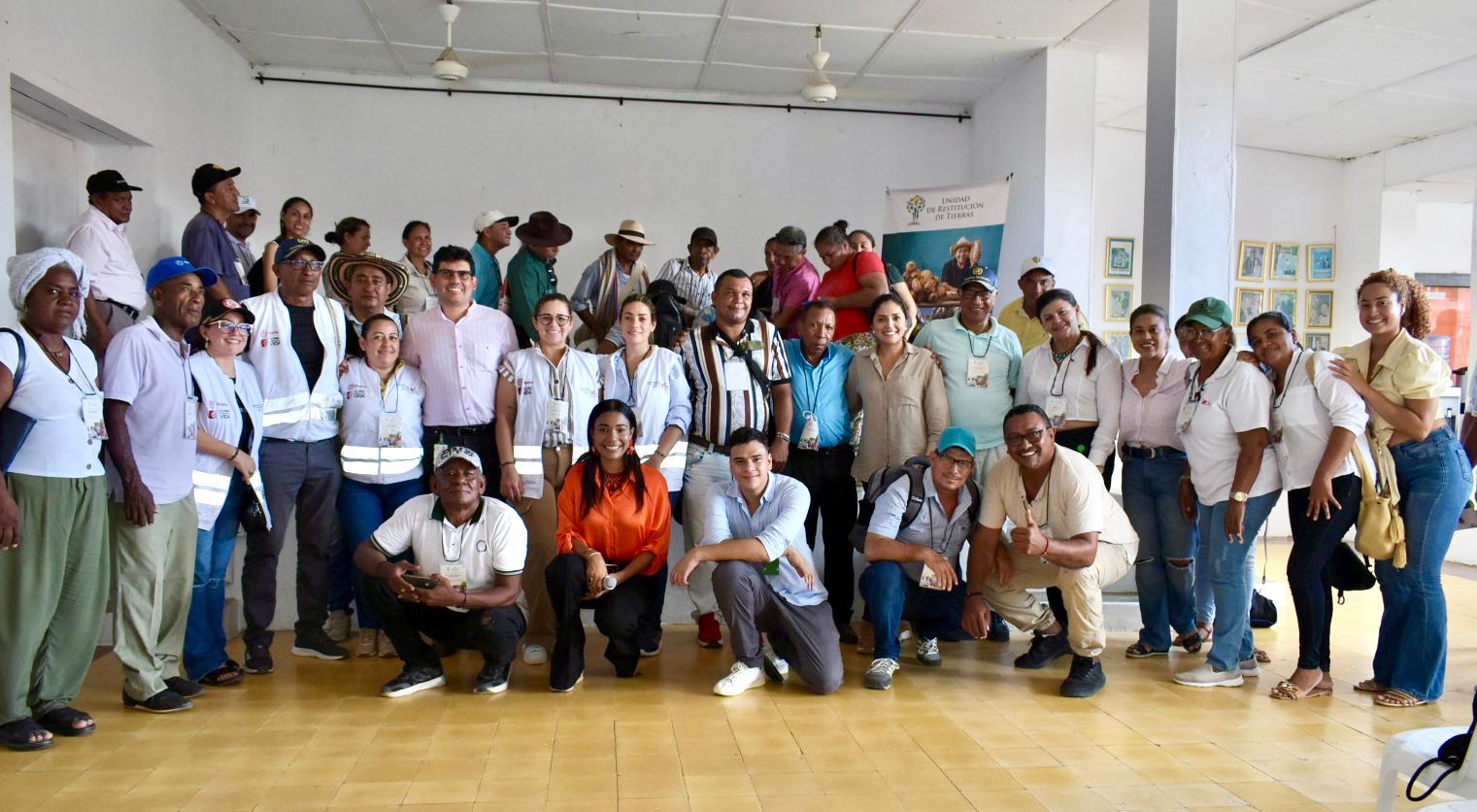 “Necesitamos que las entidades del Gobierno generen más espacios como estos, que permitan a los municipios que no son PDET integrarse en los procesos de reparación a las víctimas, porque todos fuimos víctimas de la violencia que se vivió en estos territorios”, recalcó un líder del municipio de Calamar.