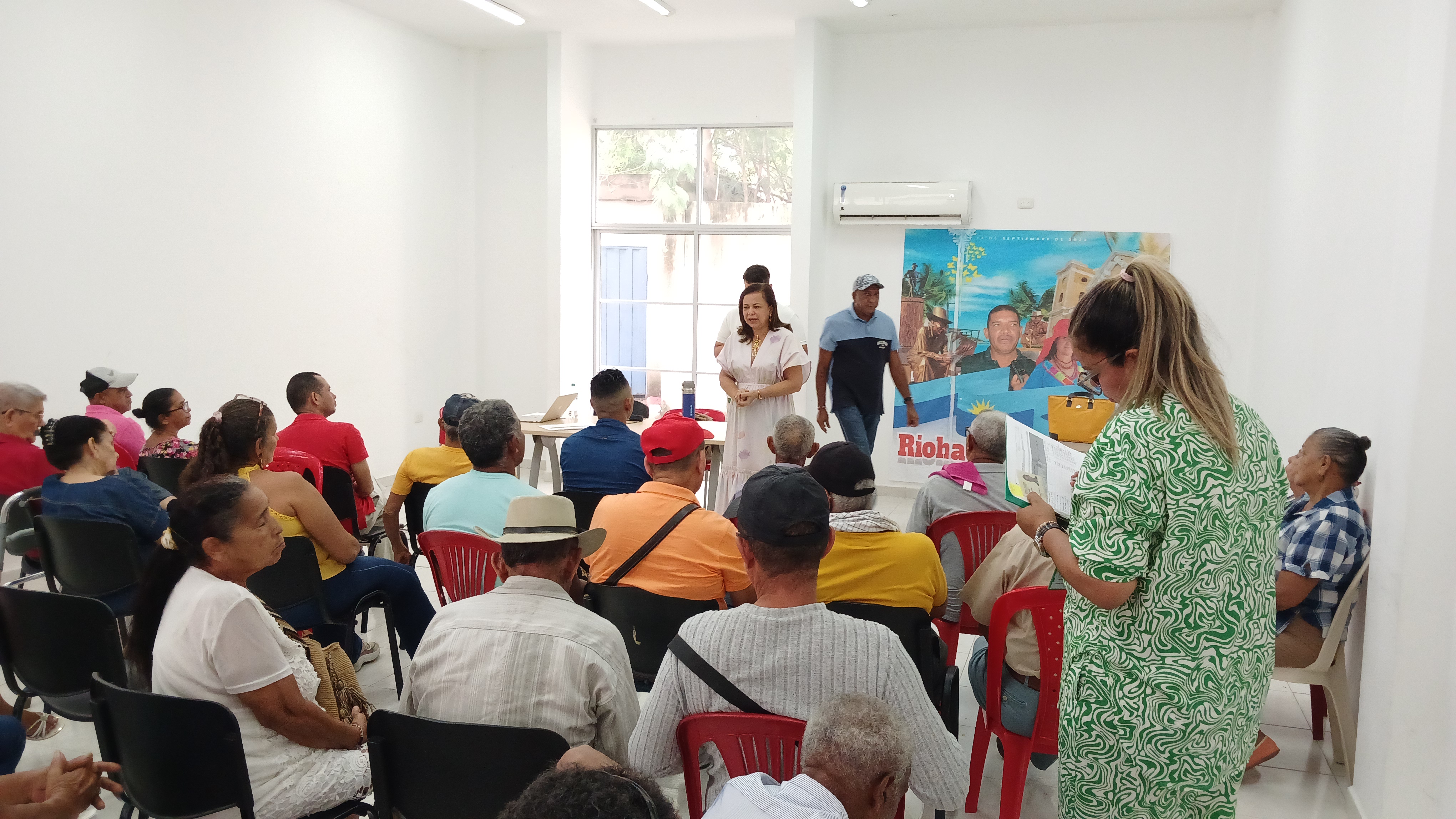 En la madrugada del 5 de diciembre del año 2000, en zona rural de Riohacha, las Auc asesinaron a cinco personas pertenecientes a los parcelamientos de Los Lirios y El Salao, masacre que obligó a estas familias al desplazamiento y abandono forzado. Hoy confían en la gestión de la entidad para que la justicia les permita volver a sus tierras.