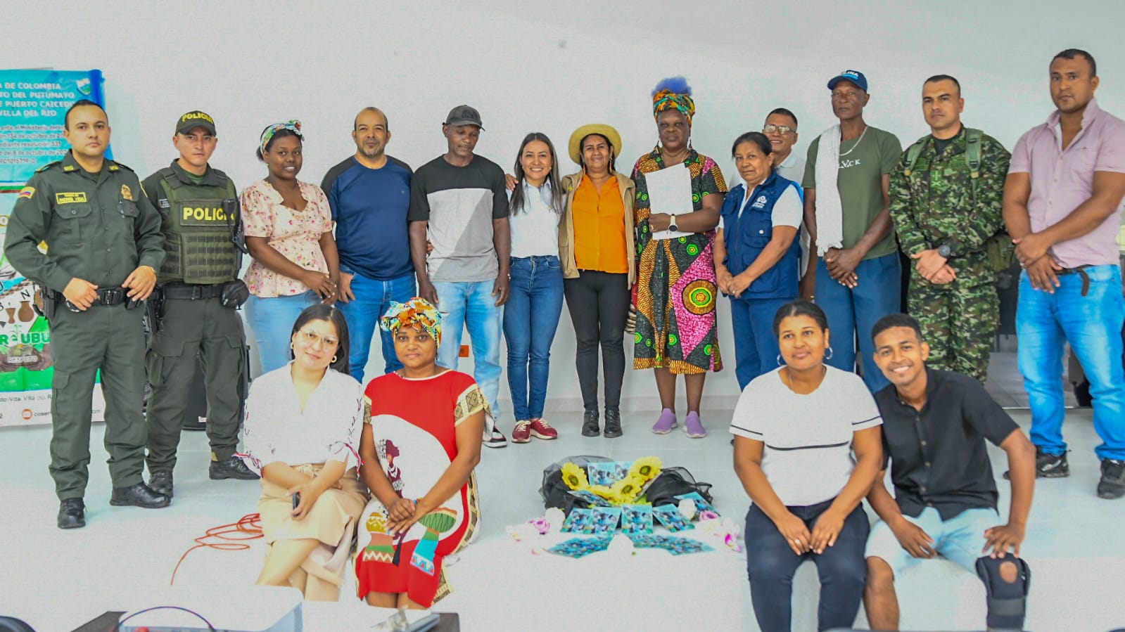 Cientos de personas que integran esta comunidad fueron despojadas de un territorio que abarca las veredas Villa del Río, Sardinas y Damasco Vides, ubicadas en dicho municipio. Hoy empiezan a recibir la reparación integral por parte del Estado.