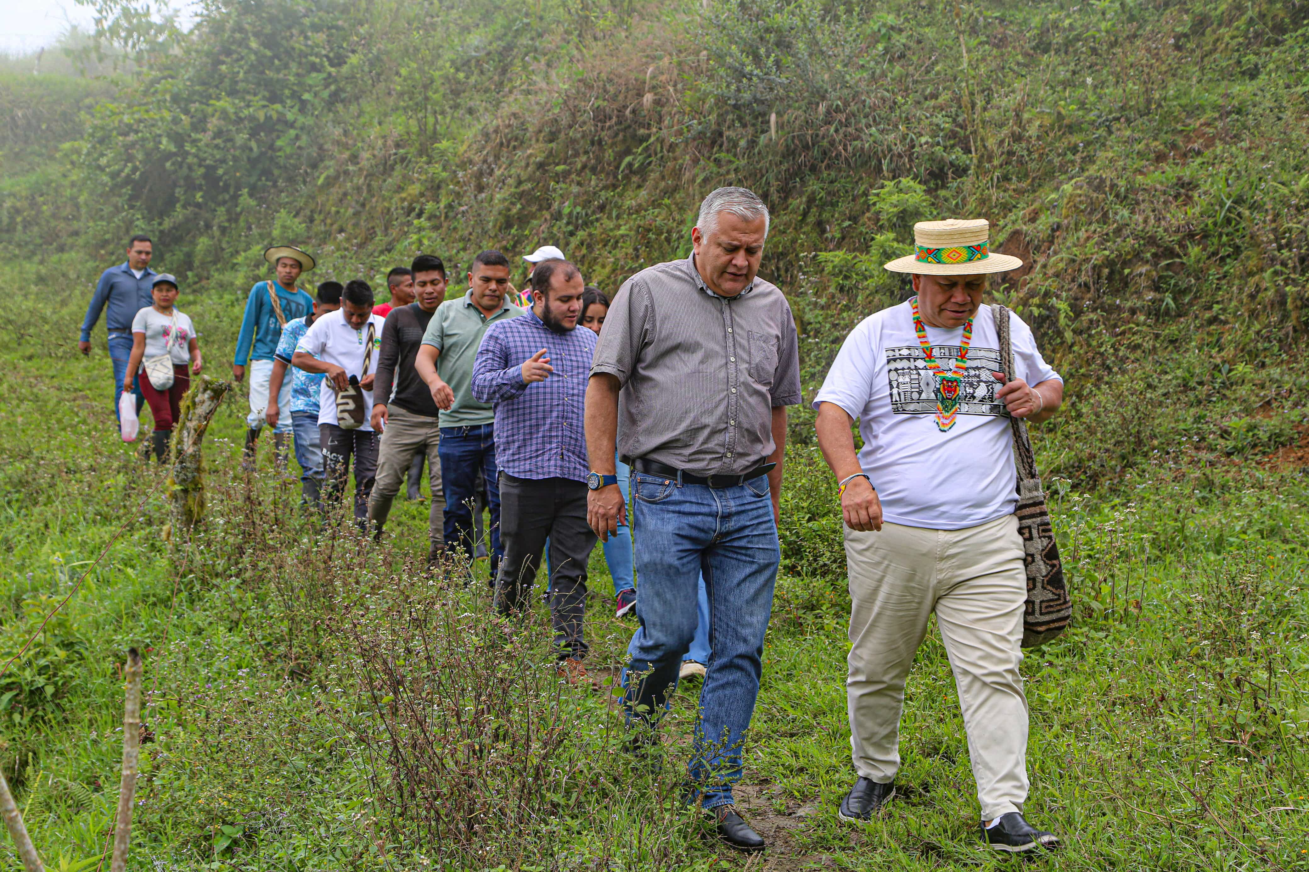 La entidad está dando cumplimiento a una sentencia judicial que ordena restituir territorios sagrados a más de 300 familias de la comunidad indígena, desplazada, despojada y confinada por el conflicto armado. 