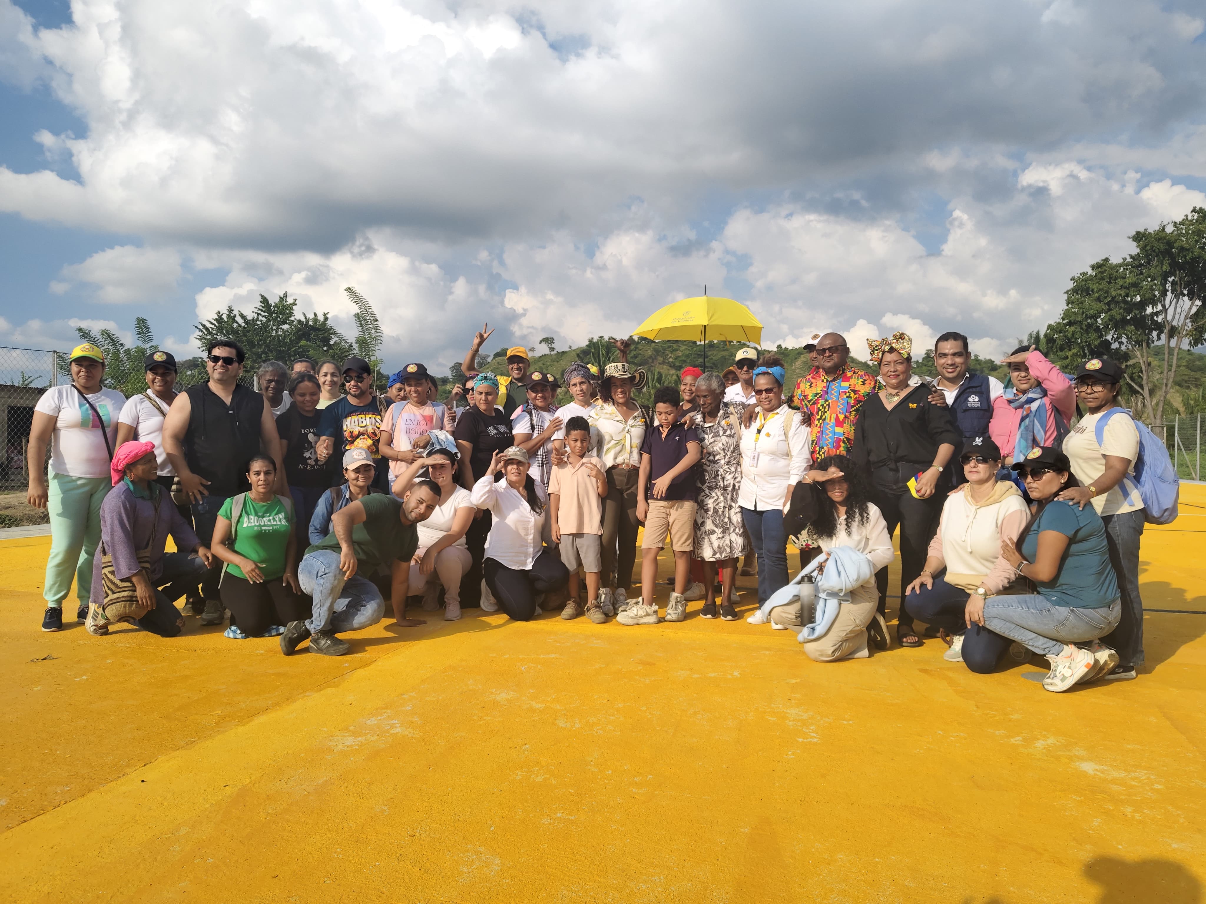Llama la atención que un gran número de las solicitudes de restitución de tierras en ambos departamentos fueron presentadas por mujeres, adultos mayores, jóvenes y personas en situación de discapacidad.