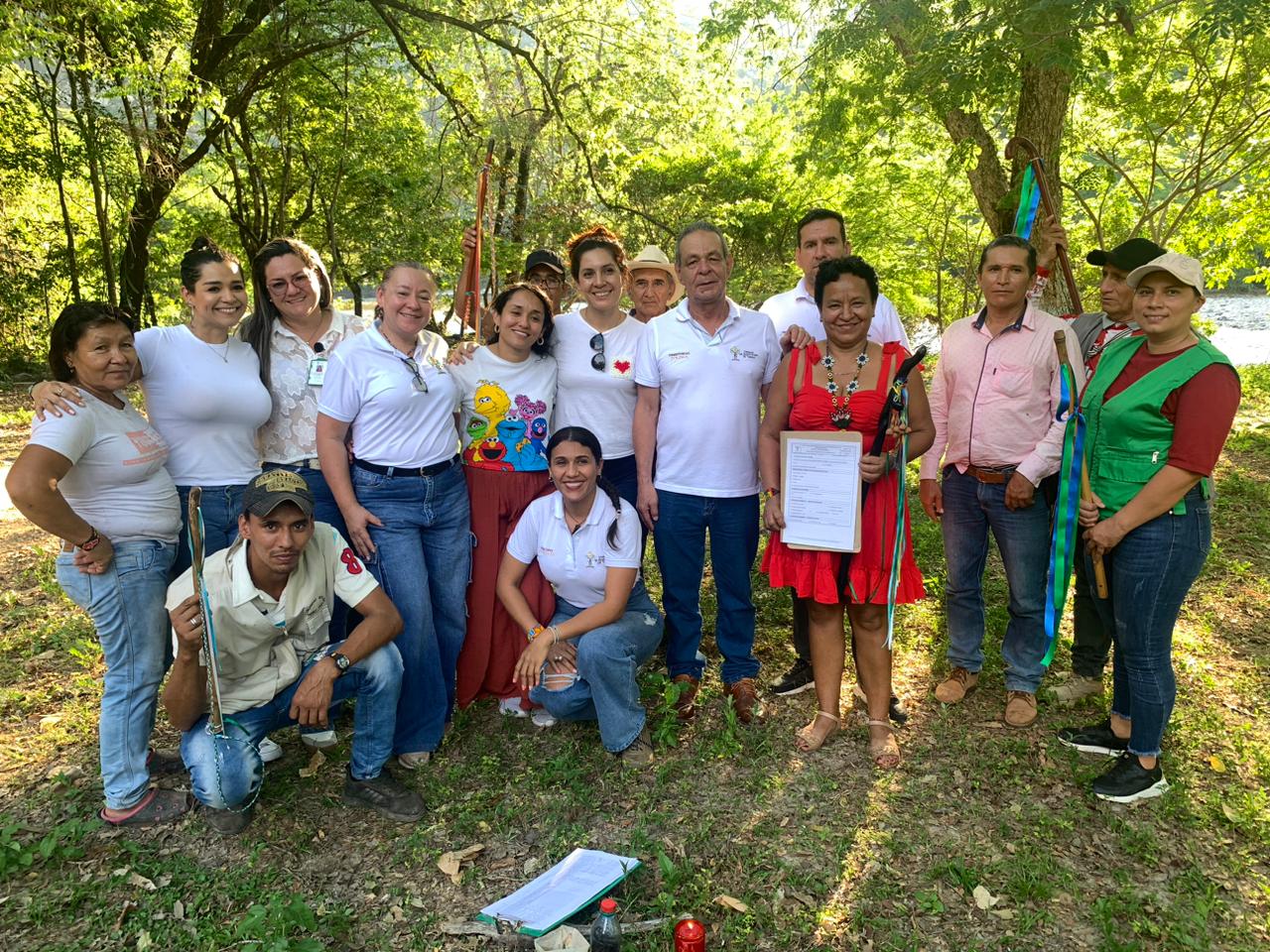 La comunidad indígena Pijao ha dado un paso significativo hacia la recuperación de sus tierras ancestrales, gracias a la decisión judicial que admite su demanda de restitución.