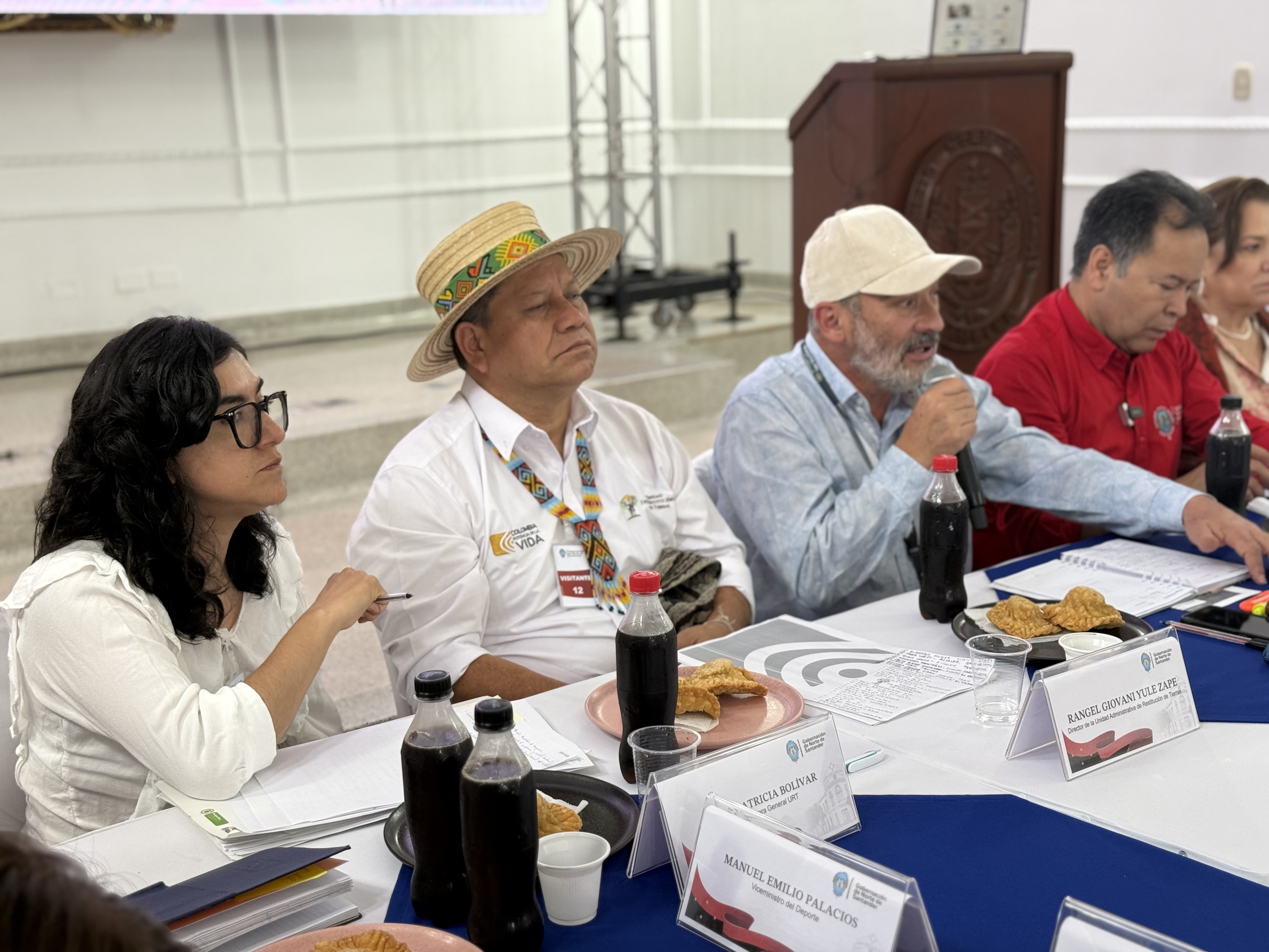 Con la solicitud de inscripción de las propiedades que han abandonado las familias desplazadas del Catatumbo en el Registro Único de Predios y Territorios Abandonados (RUPTA), la URT busca proteger la relación histórica y los derechos que tienen estas personas sobre la tierra.