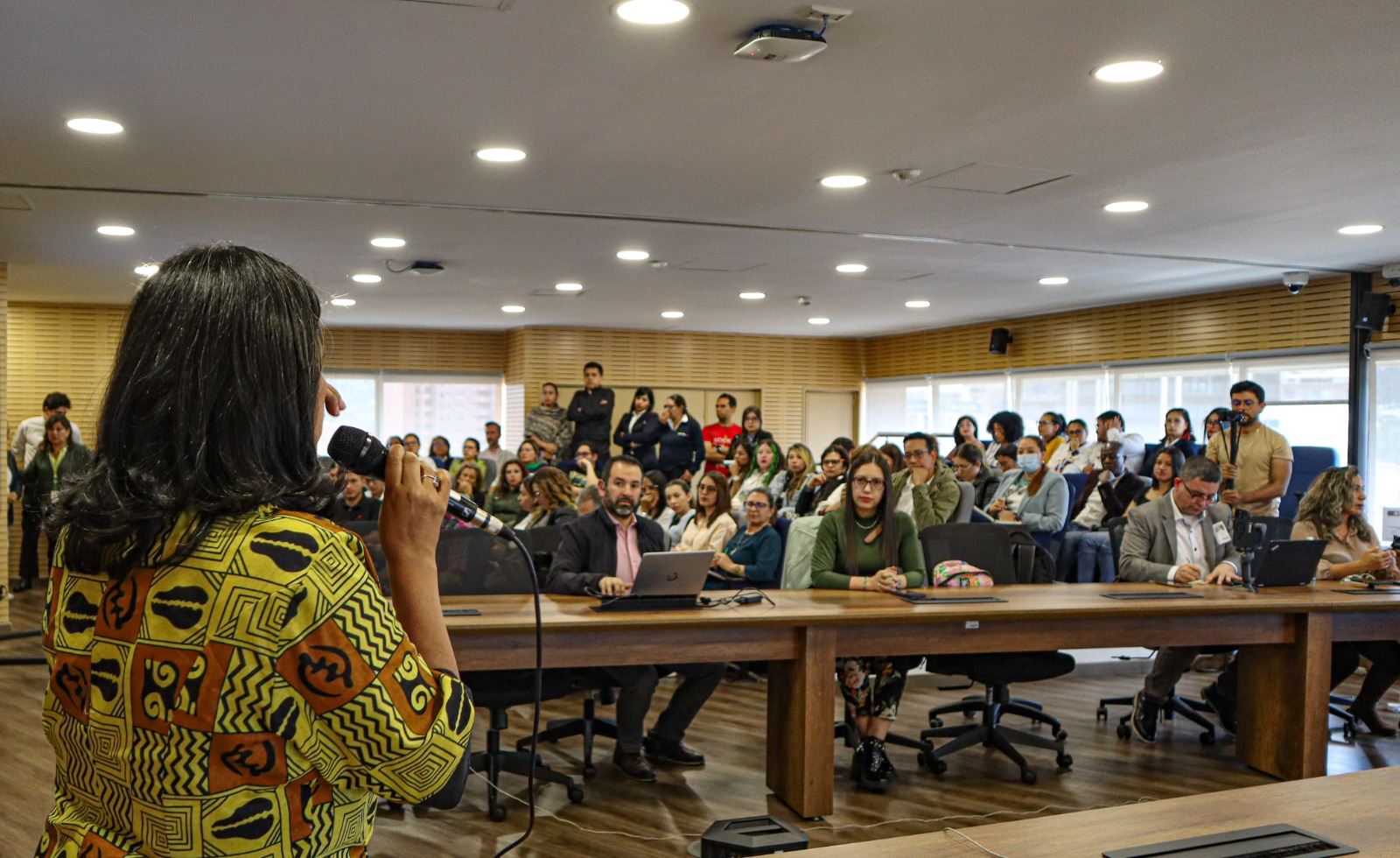 En este espacio, realizado con la participación de otras entidades públicas y privadas, se compartió información relevante para servidores y funcionarios en temas como créditos y educación financiera. 