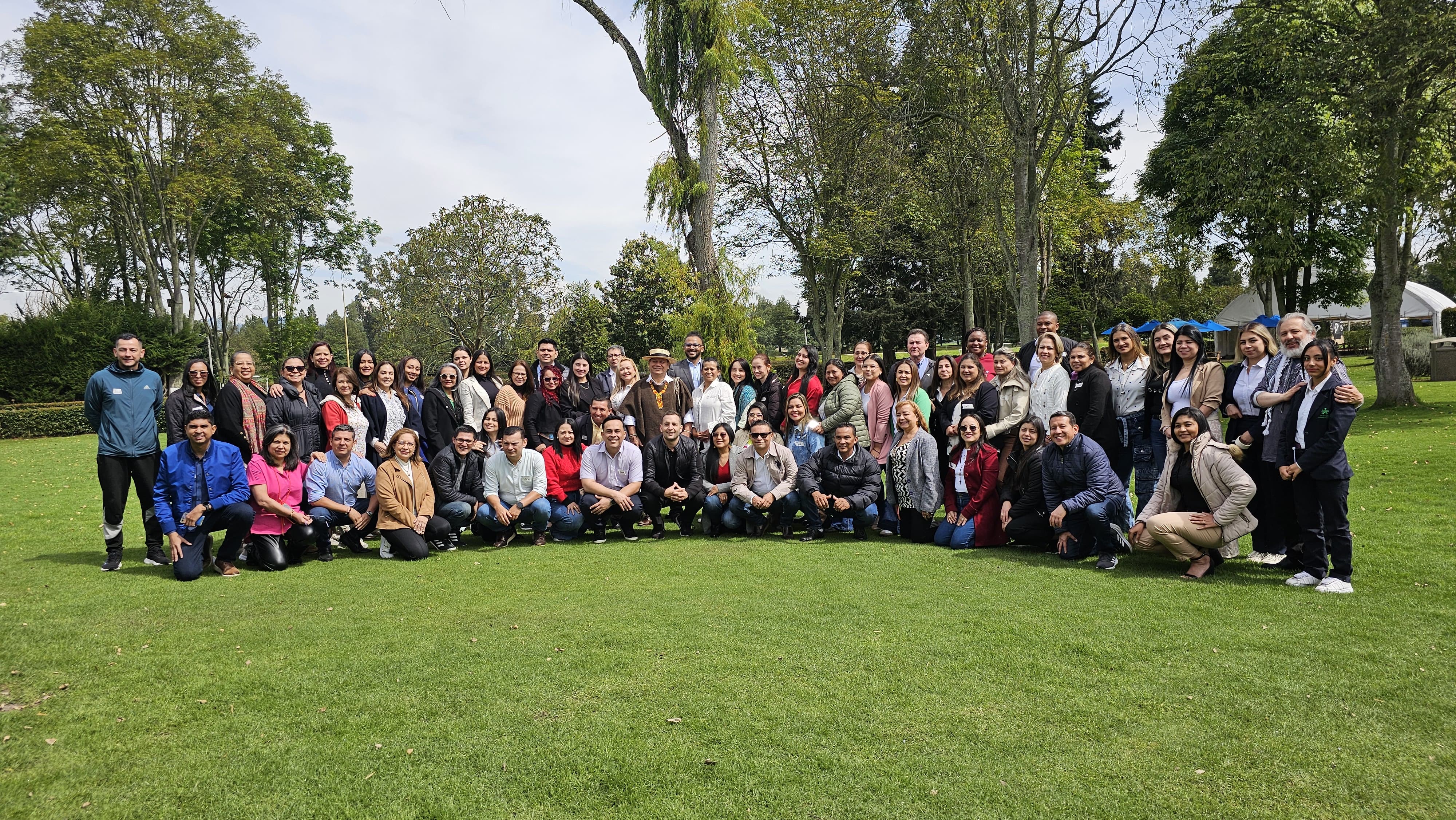 En el espacio se presentó también la Escuela Ambiental de la entidad, que busca fomentar las acciones sustentables en las 17 direcciones territoriales y el nivel central.  