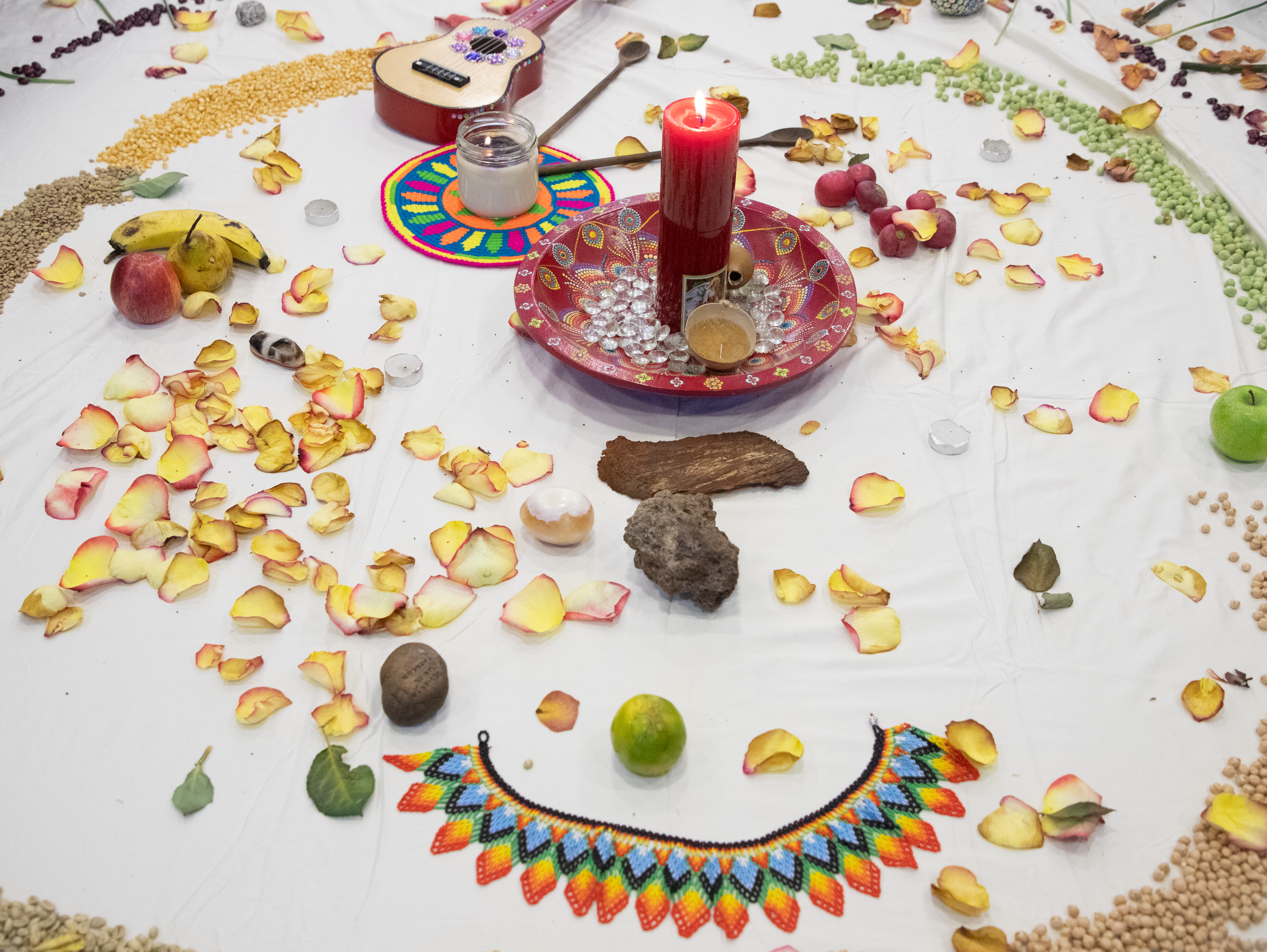 Con varios actos simbólicos y un conversatorio con la participación de lideresas y congresistas, la entidad visibilizó la lucha de la mujer por lograr su empoderamiento y la equidad de género.  