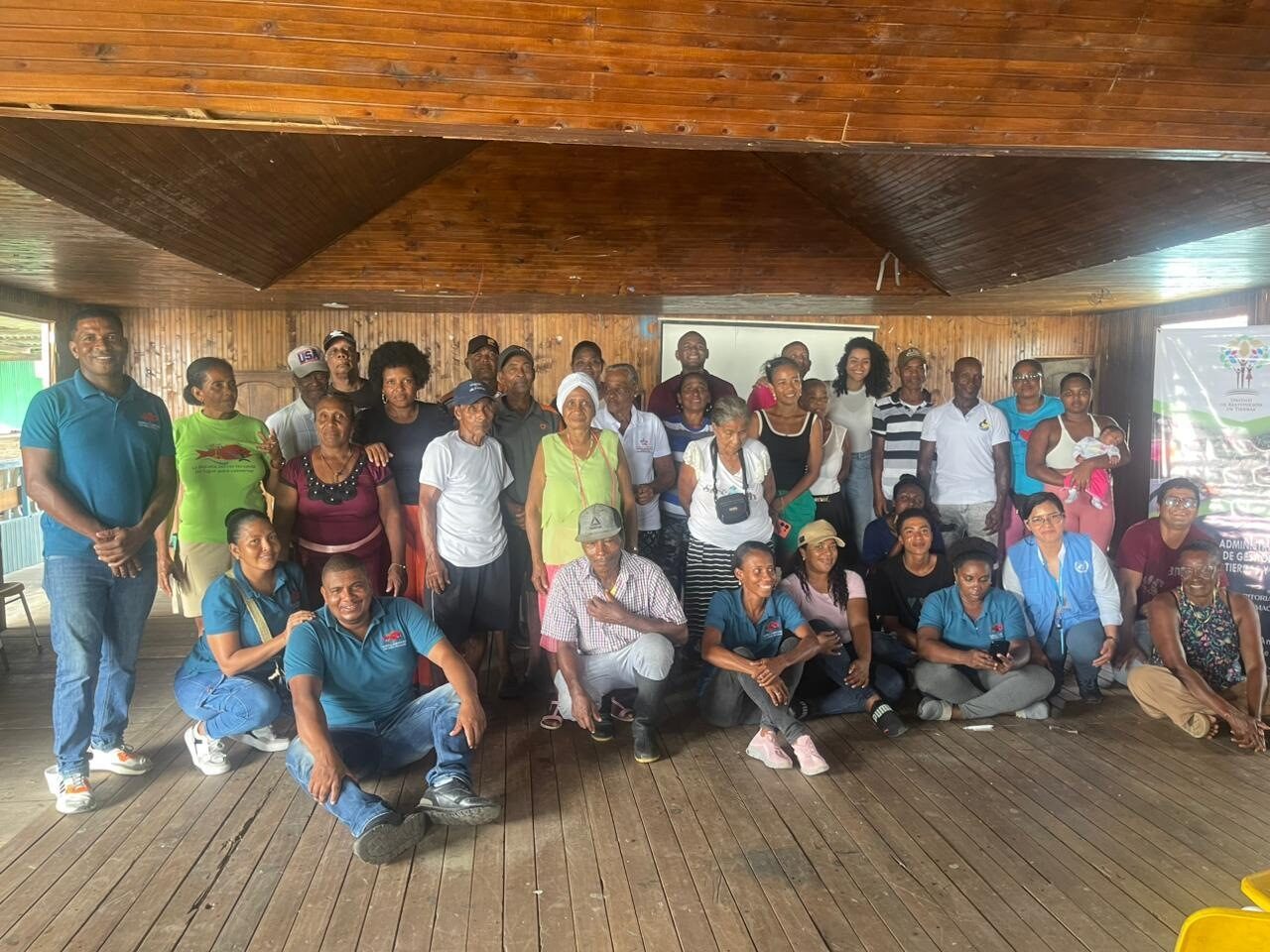 La decisión beneficia a 1.327 personas de 404 familias, que habitan en 8.916 hectáreas. En la etapa judicial, la URT acompaña su proceso de restitución de derechos étnico-territoriales.