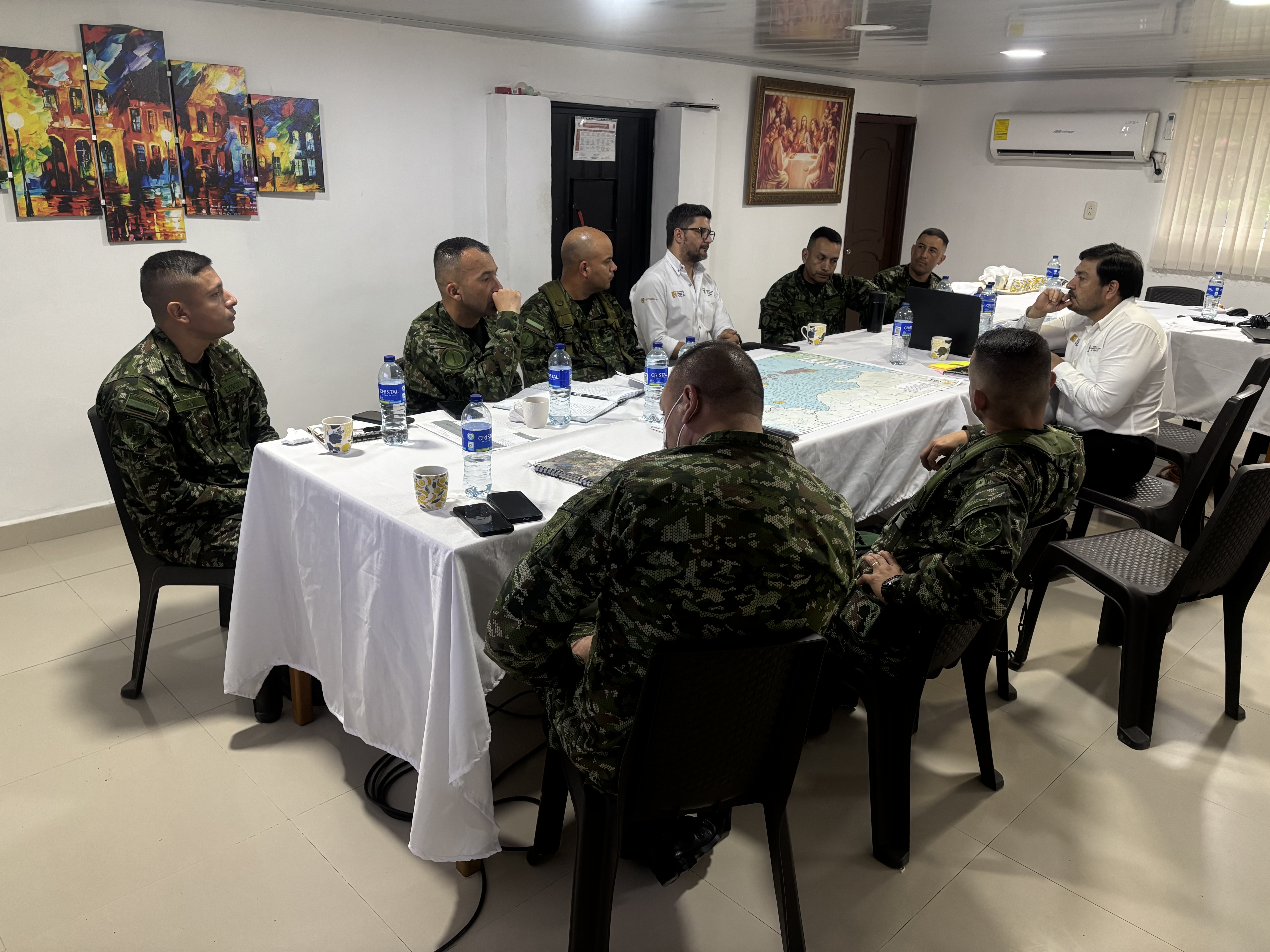 La Dirección Territorial Magdalena Medio de la Unidad de Restitución de Tierras (URT) llevó a cabo el primer COLR de 2025 en el municipio de Santa Rosa del Sur, con el objetivo de priorizar zonas, analizar condiciones de seguridad y reforzar las labores conjuntas.