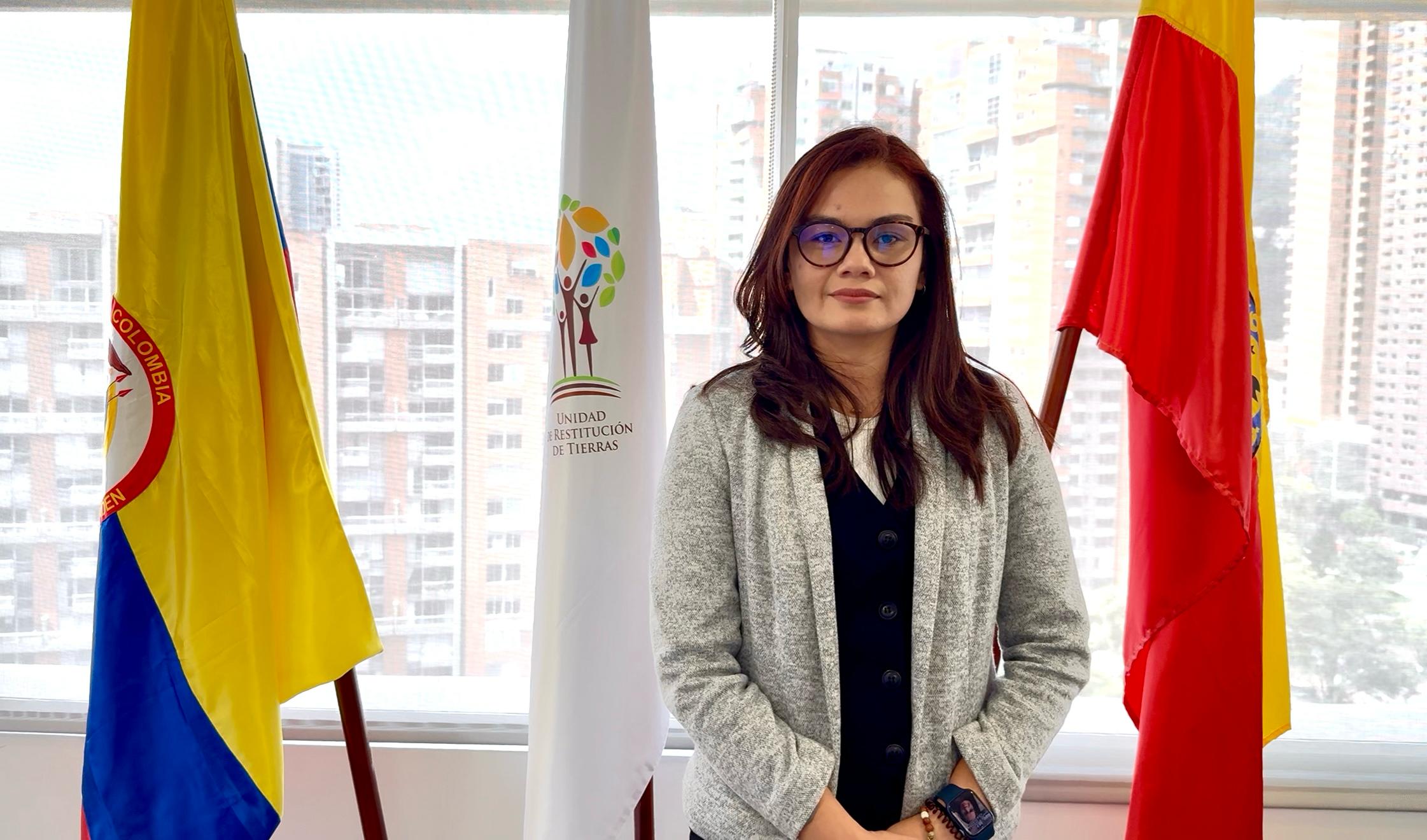 Su enfoque se centrará en fortalecer la presencia institucional y avanzar en la reparación de víctimas, superando obstáculos y articulando esfuerzos para una restitución integral. Su trayectoria con víctimas y su conocimiento del territorio auguran una eficiente gestión.