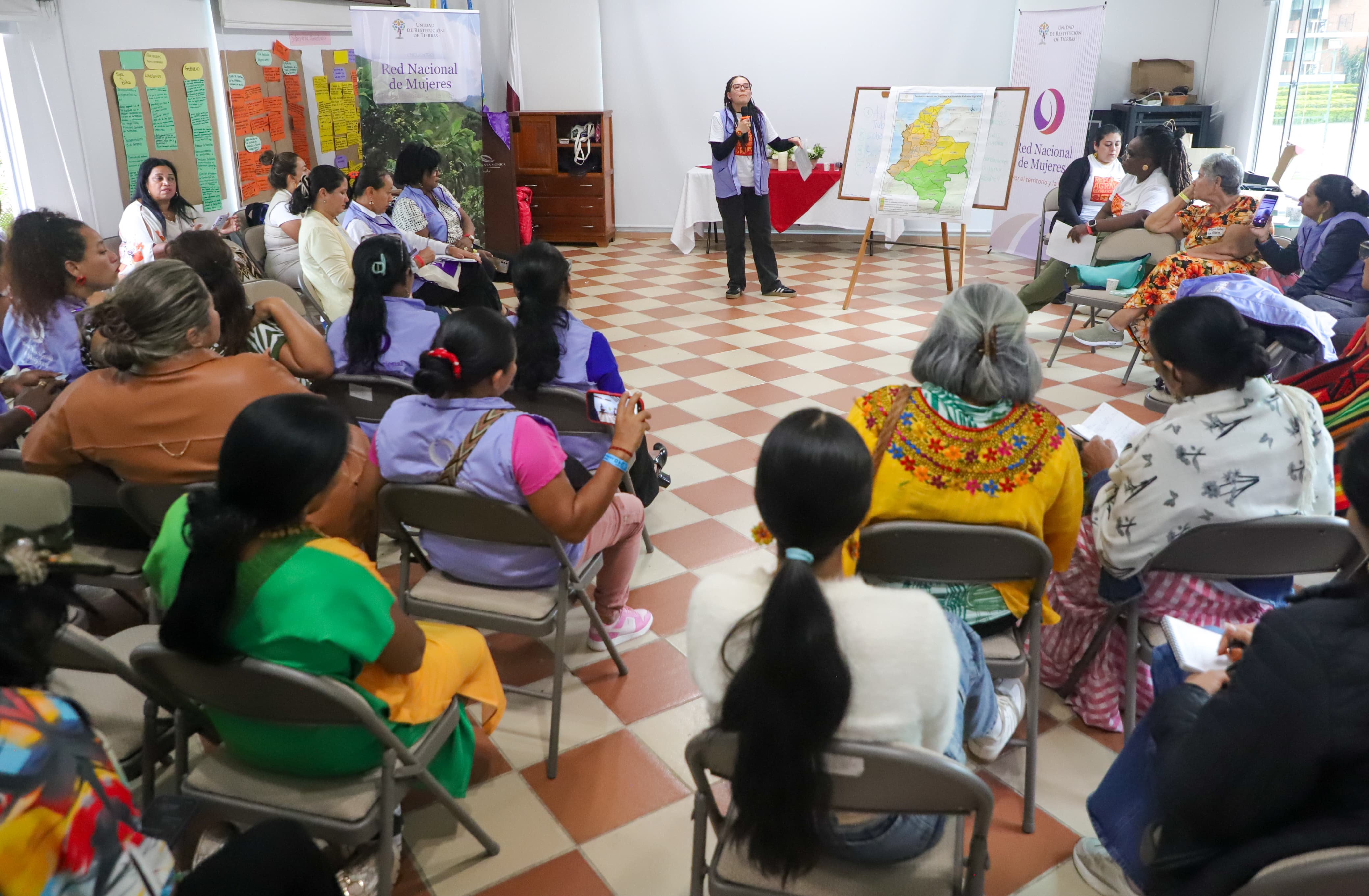 Más de 80 lideresas de distintos territorios participaron en el Encuentro de la Red Nacional de Mujeres por el territorio y la vida, en Choachí, donde aportaron a la construcción del Plan Decenal de Reforma Agraria y consolidaron la cooperación.
