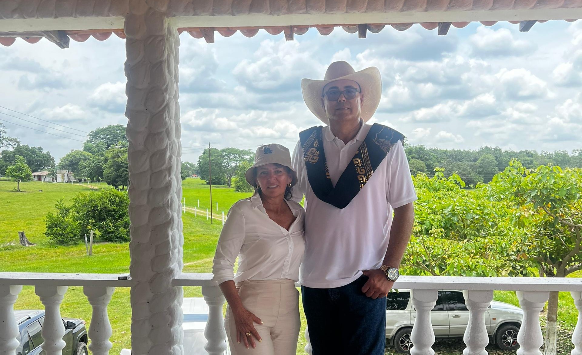 A pesar del temor, el abandono de su predio y los años lejos del campo, esta mujer nunca perdió la esperanza de recuperar su finca. Su retorno es testimonio de la perseverancia de las víctimas y el apoyo de la URT.