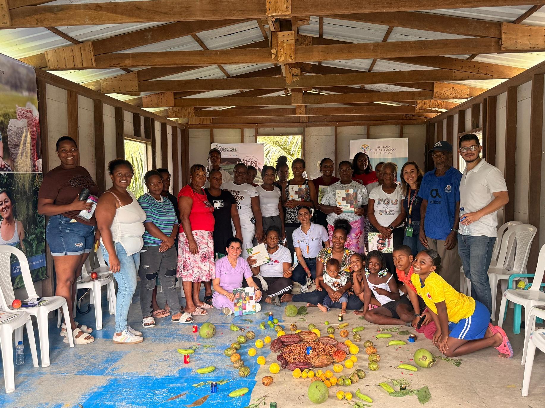En un espacio impulsado por la entidad, las familias de la Asociación Agrochilvicito compartieron sus experiencias, su memoria territorial y sus apuestas para fortalecer la vida comunitaria y la permanencia en el campo.